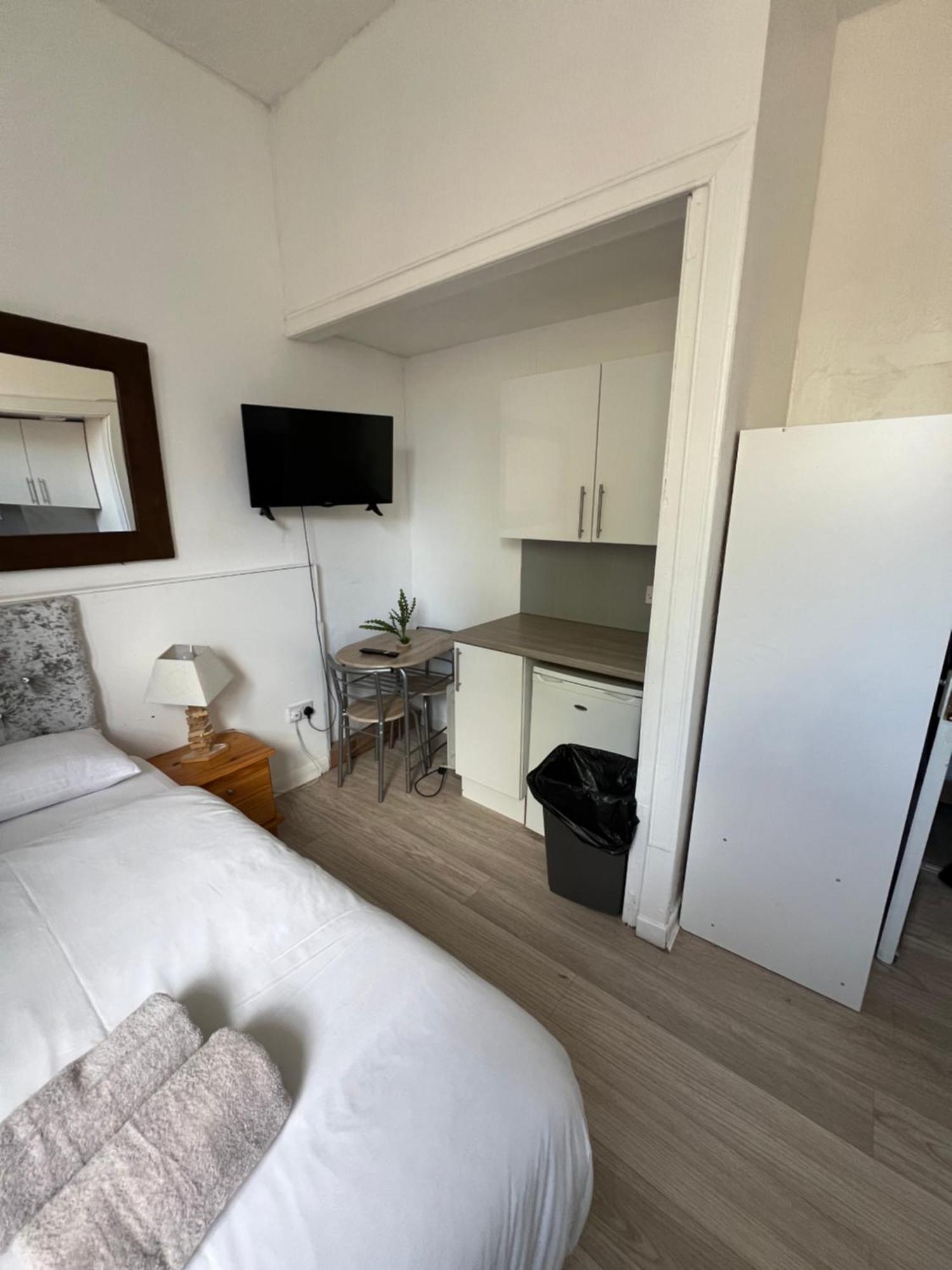 Great Western Road Studio With En Suite غلاسغو المظهر الخارجي الصورة