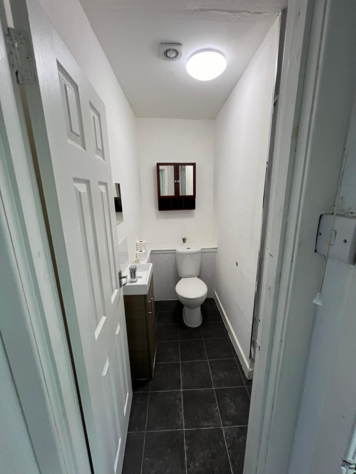 Great Western Road Studio With En Suite غلاسغو المظهر الخارجي الصورة