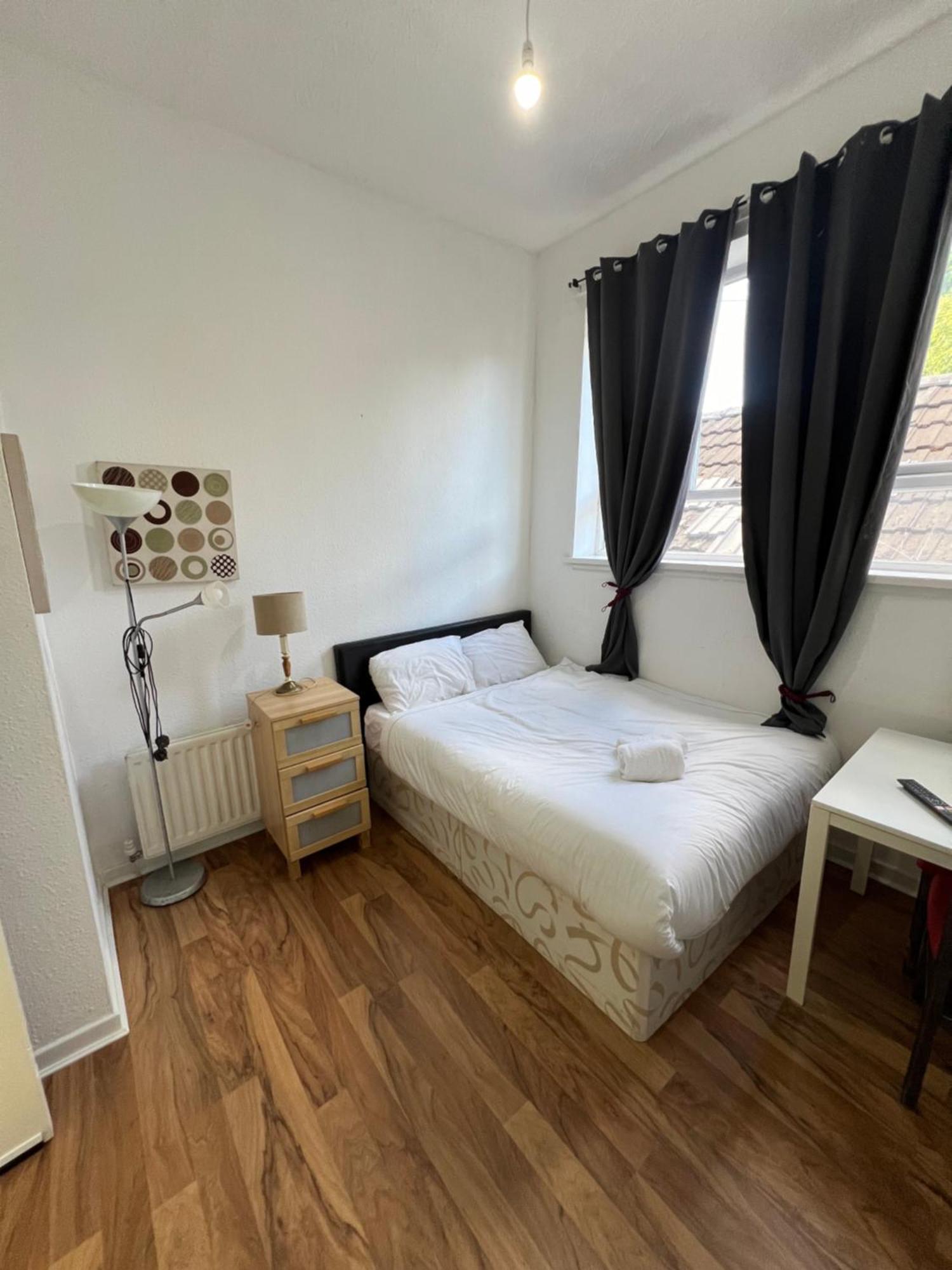 Great Western Road Studio With En Suite غلاسغو المظهر الخارجي الصورة